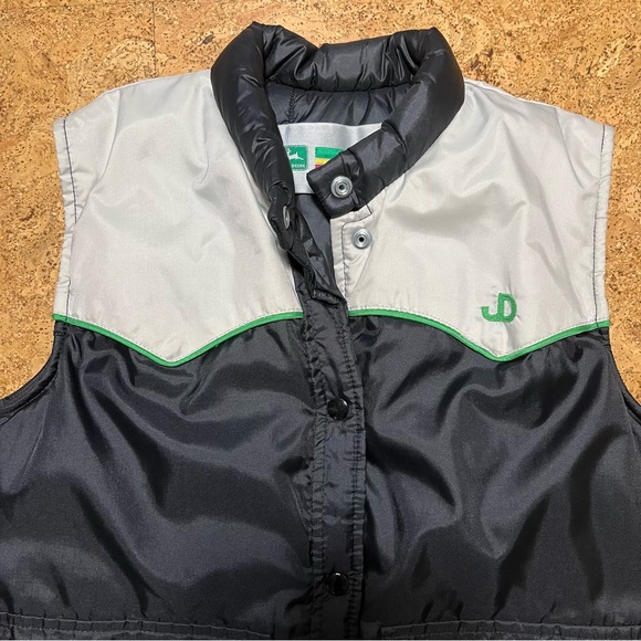 John Deere Vintage Wm’s Snowmobile Puffer Vest Sz M - Picture 4 of 15